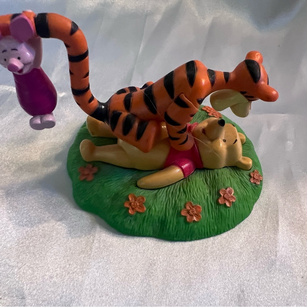 DISNEY Plastic Winnie the Pooh, Tigger & Piglet Figurine Swings Cake Topper